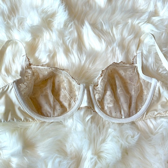 Victoria’s Secret Unlined Embellished Demi Cream Beige 34D - Picture 4 of 9
